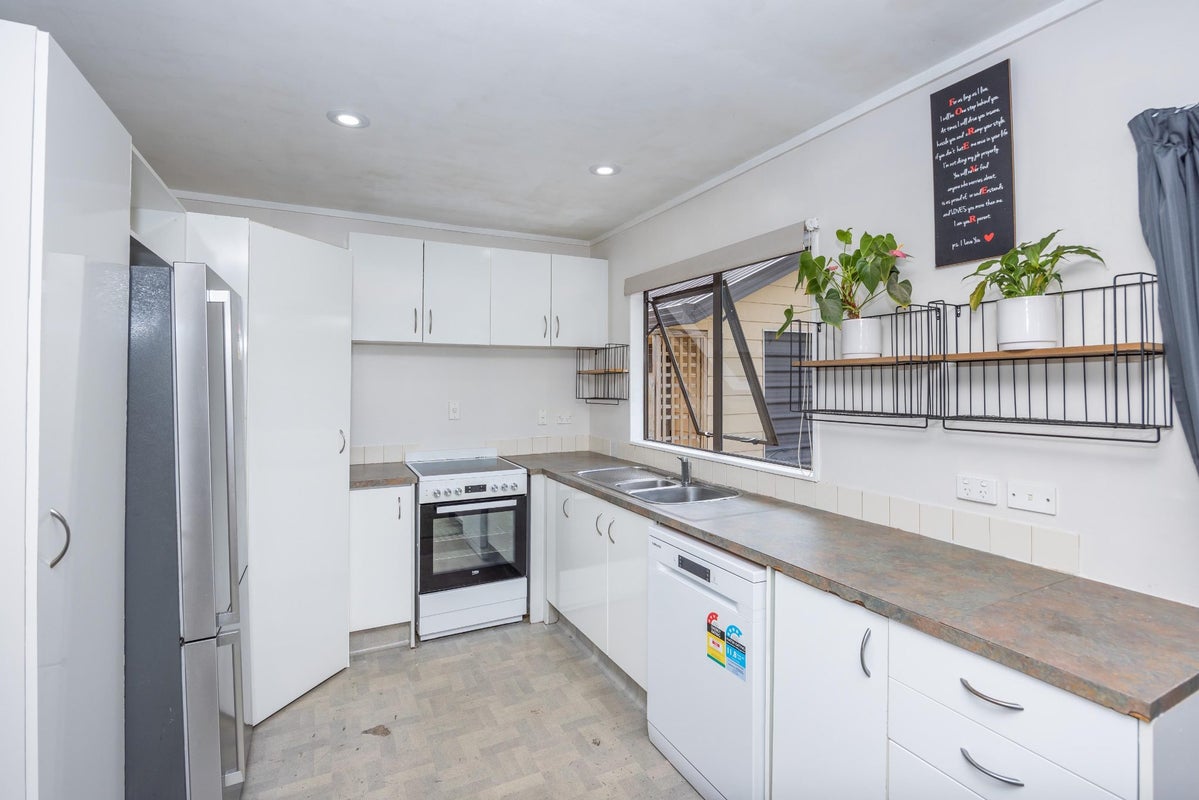 37 Mardon Road, Enderley, Hamilton - Carousel 2