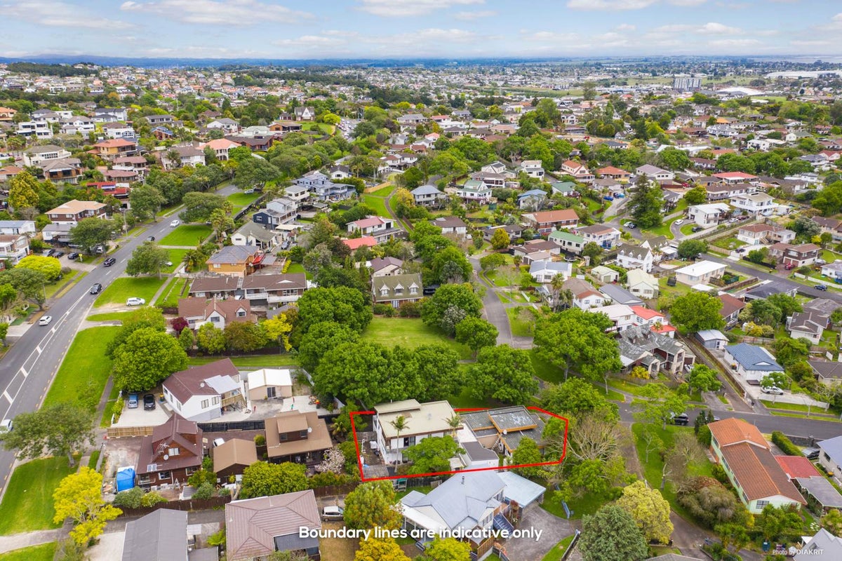 2/16 Rotoma Rise, Clover Park, Auckland - Carousel 2