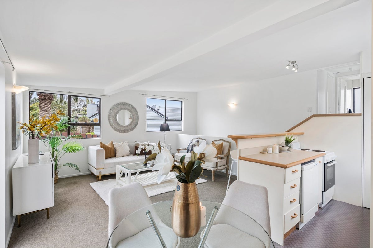 70 Tautari Street, Orakei, Auckland - Carousel 1