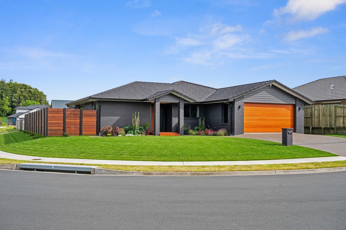 5 Whatumairangi Way, Owhata, Rotorua - Carousel 2