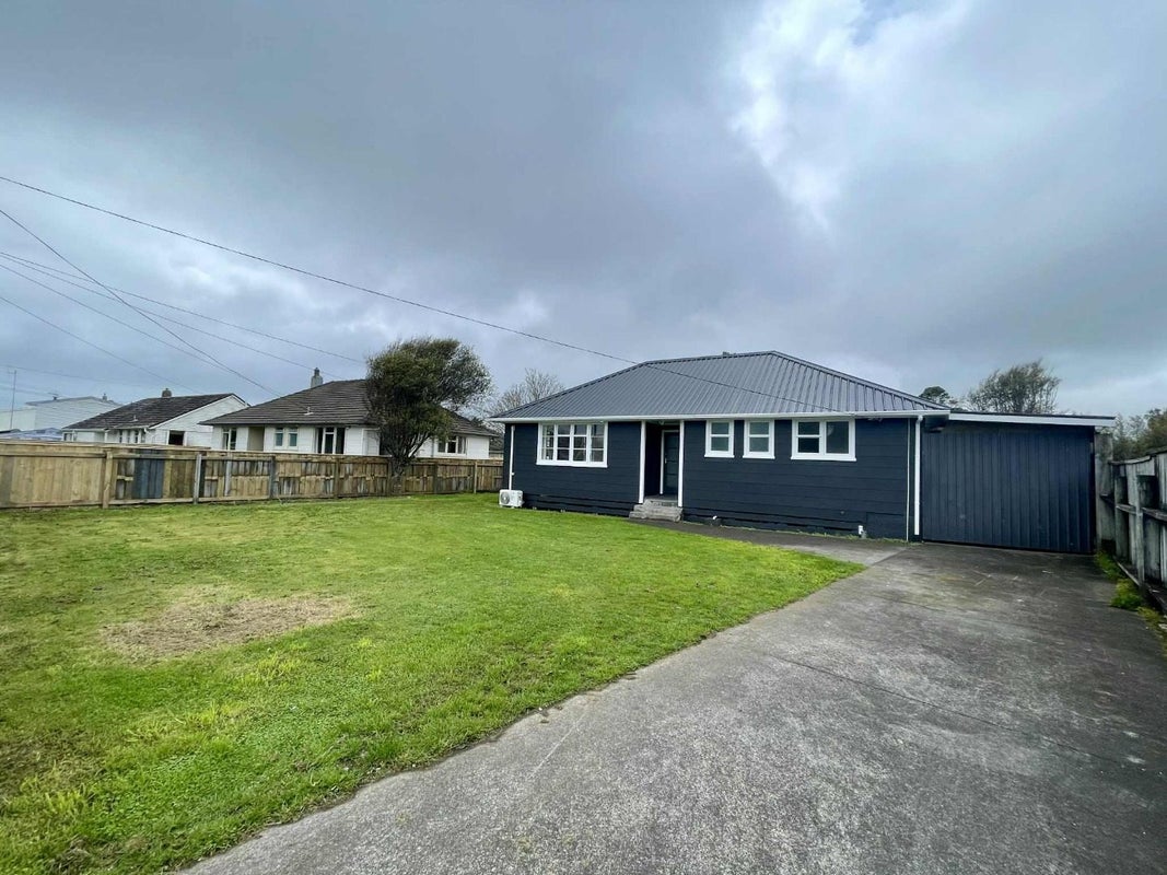 21 Miro ST, Merrilands, New Plymouth - Carousel 2