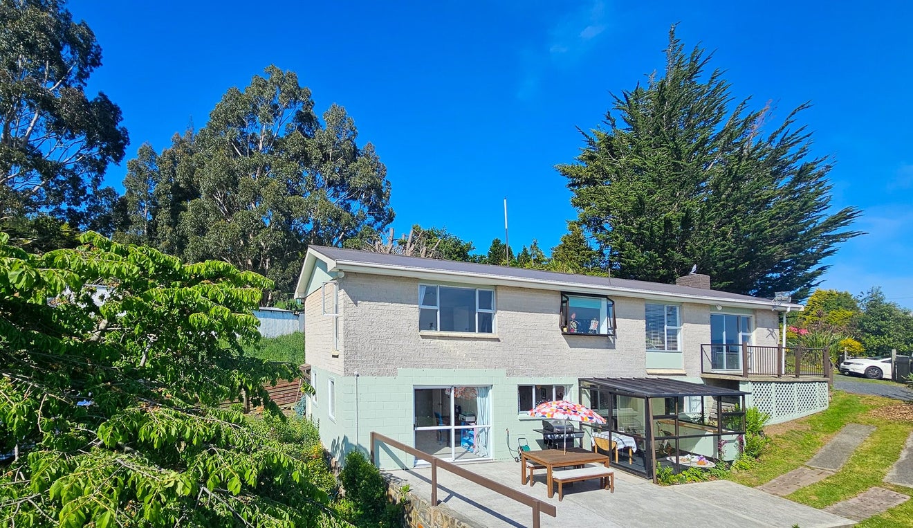 19 Dalrymple Street, Pine Hill, Dunedin - Carousel 1