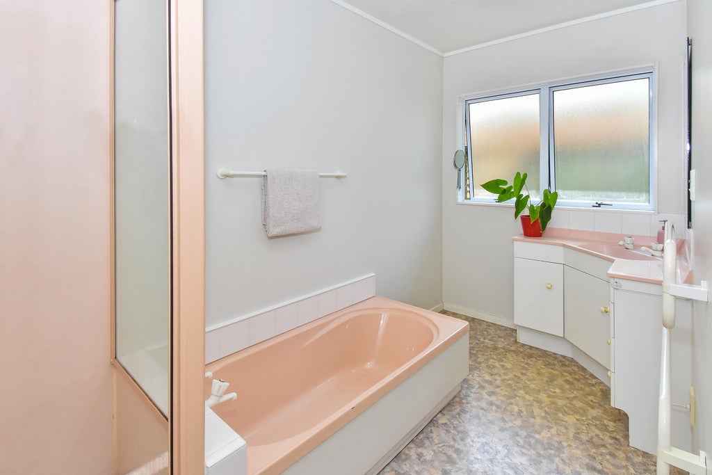 1/348 Great South Road, Opaheke, Papakura - Carousel 13