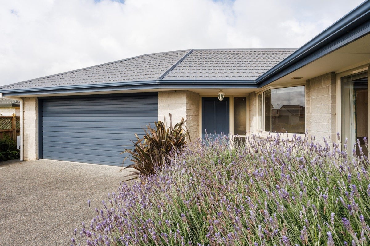23 Rose Place, Awapuni, Palmerston North - Carousel 2