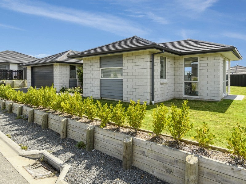 6 Shea Lane, Pyes Pa, Tauranga - Carousel 2