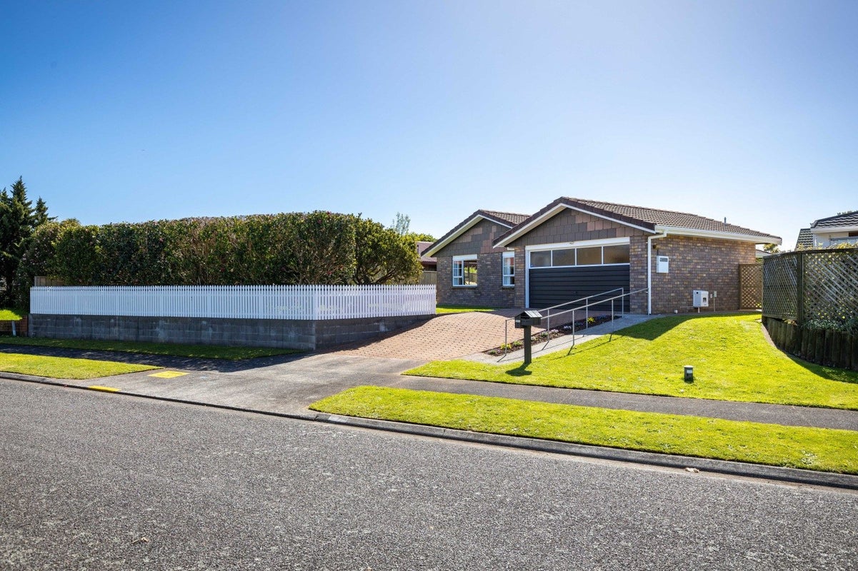 7 Boulevard Drive, Merrilands, New Plymouth - Carousel 27