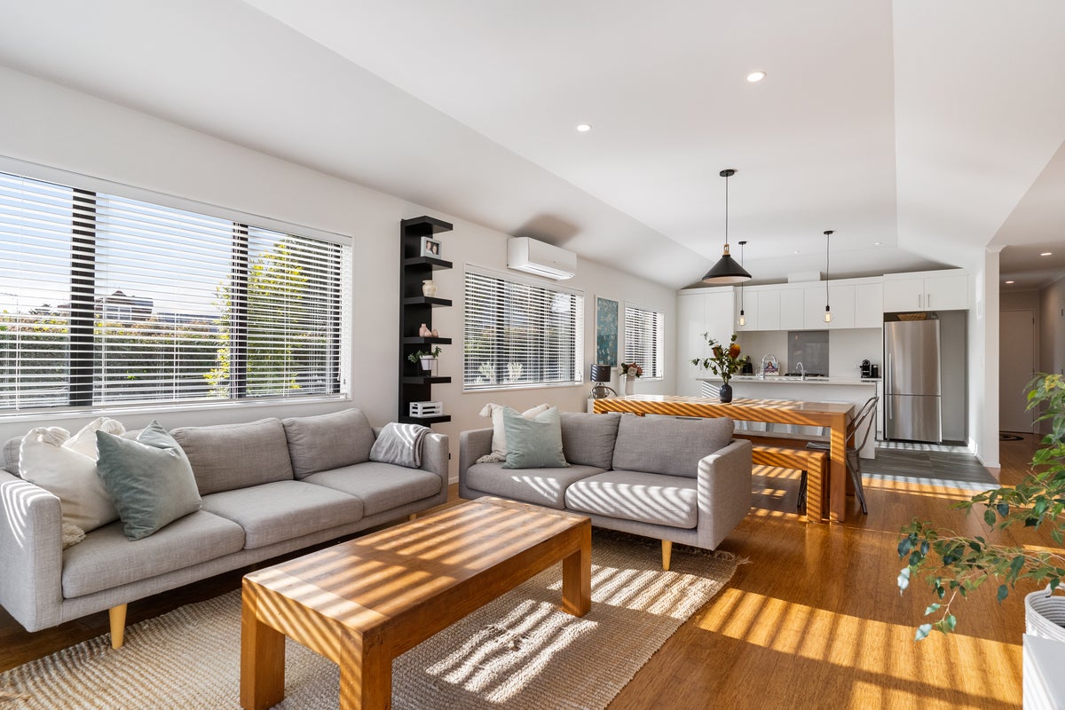 296A Rangatira Road, Beach Haven, Auckland - Carousel 2