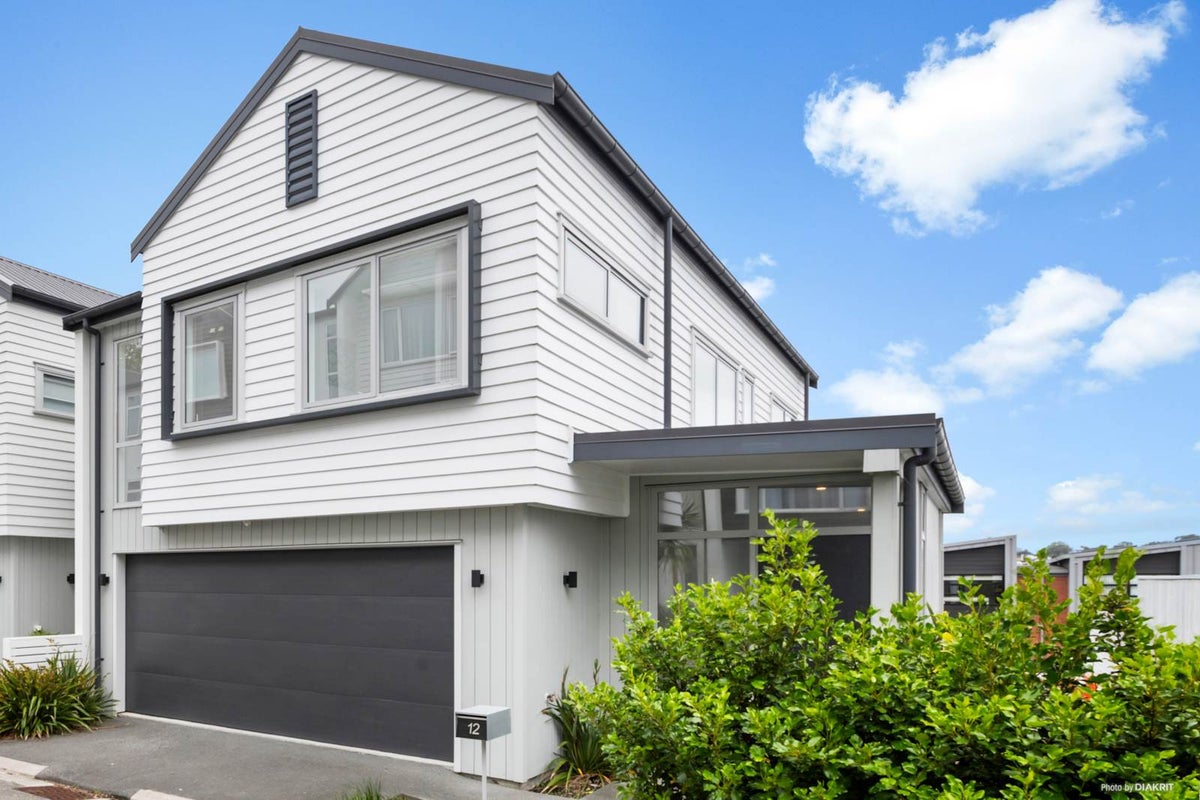 12 Watermill Lane, Silverdale, Silverdale - Carousel 2