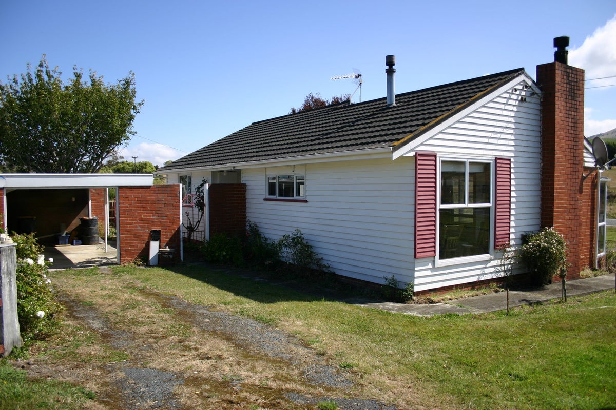 1 Edinburgh Street, Green Island, Dunedin - Carousel 18