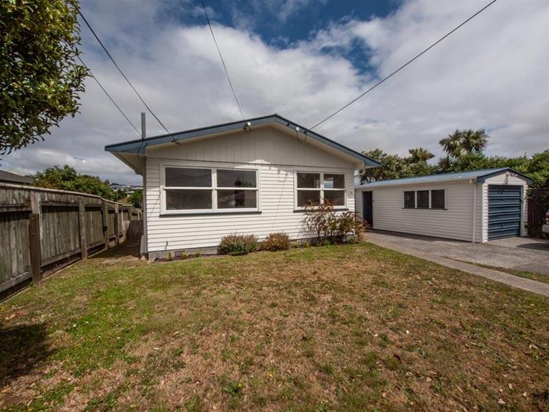35 Oswald Crescent, Paparangi, Wellington - Carousel 1