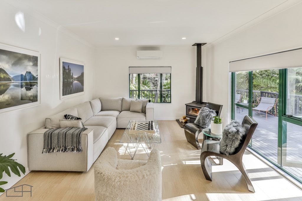 11B Woodfern Crescent, Titirangi, Auckland - Carousel 2
