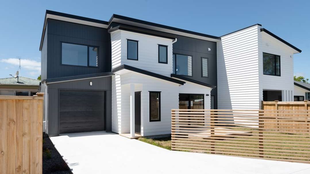 2/20 Young Street, Claudelands, Hamilton - Carousel 1