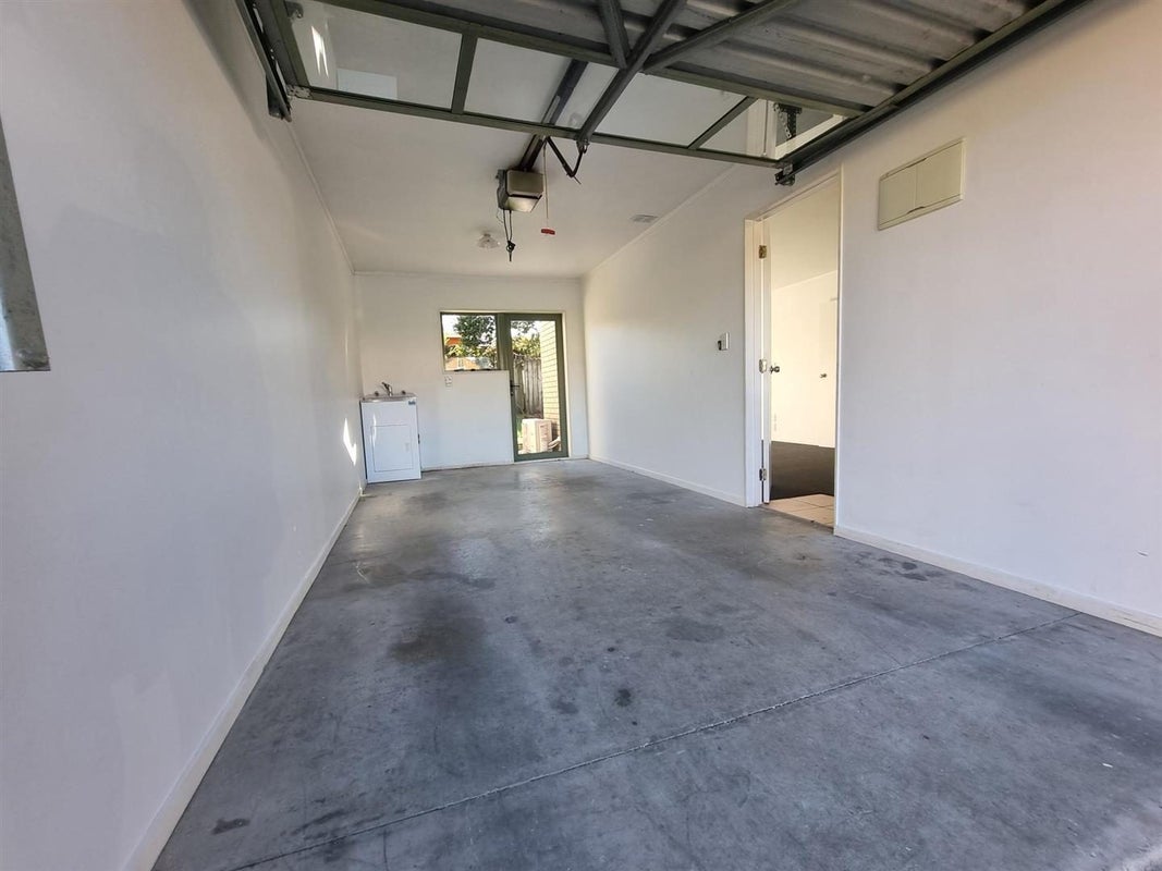 15/12 Blueridge Close, Sunnyvale, Auckland - Carousel 8