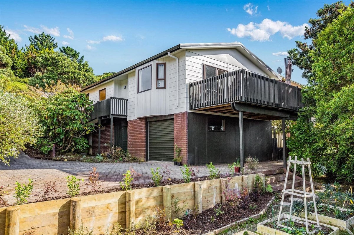 6 The Mainsail, Whitby, Porirua - Carousel 16
