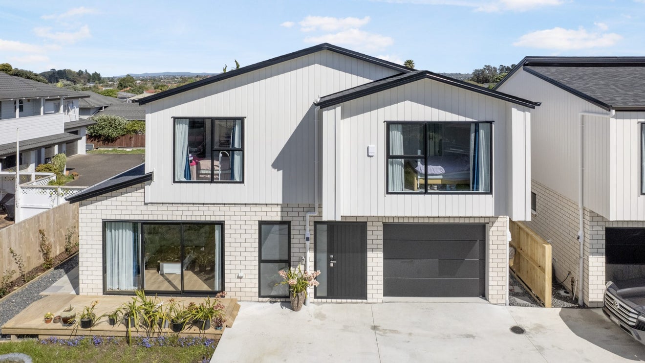 14 Borrowdace Avenue, Botany Downs, Auckland - Carousel 1
