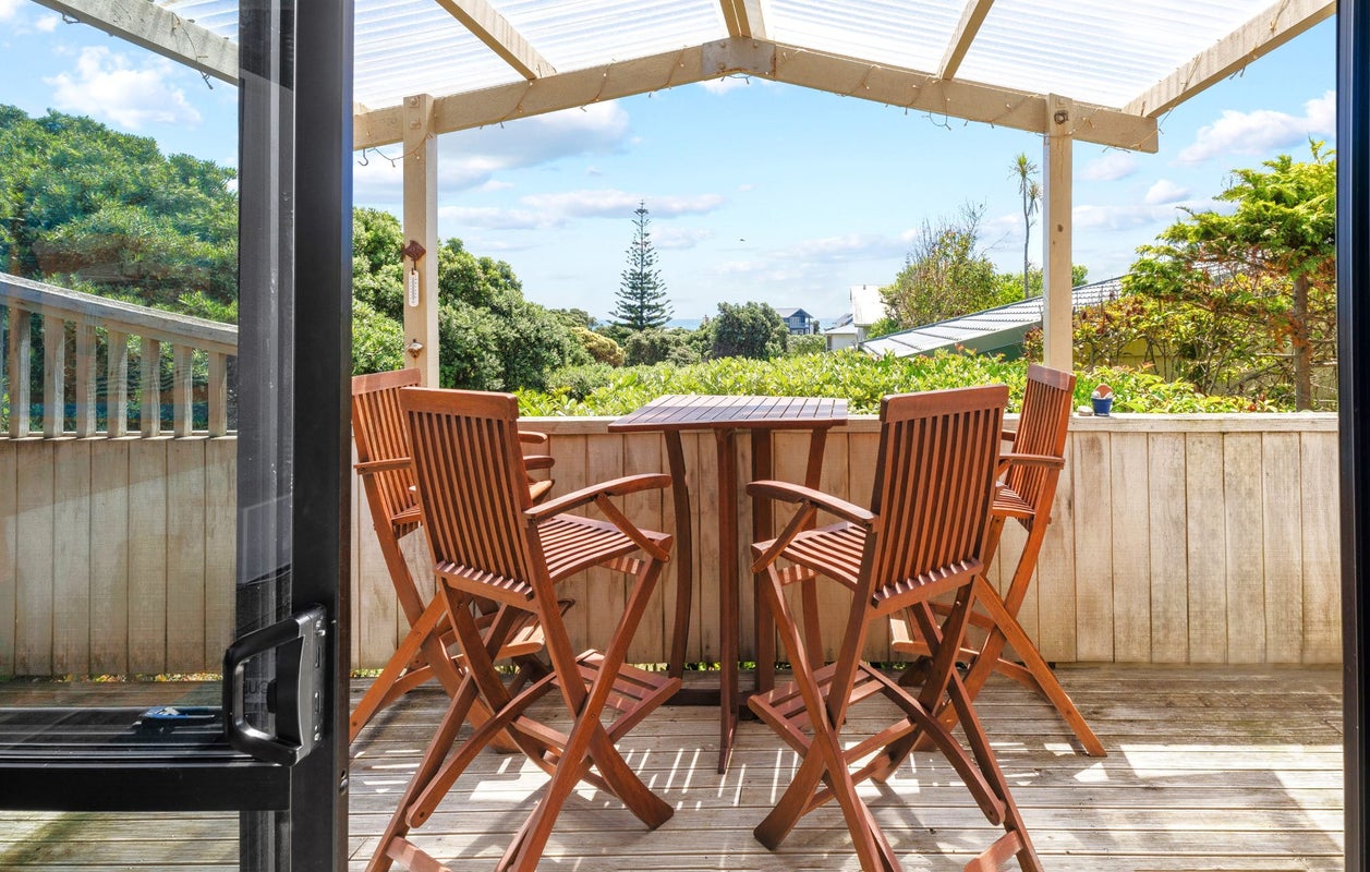 14 Hughes Street, Waikanae Beach, Waikanae - Carousel 2