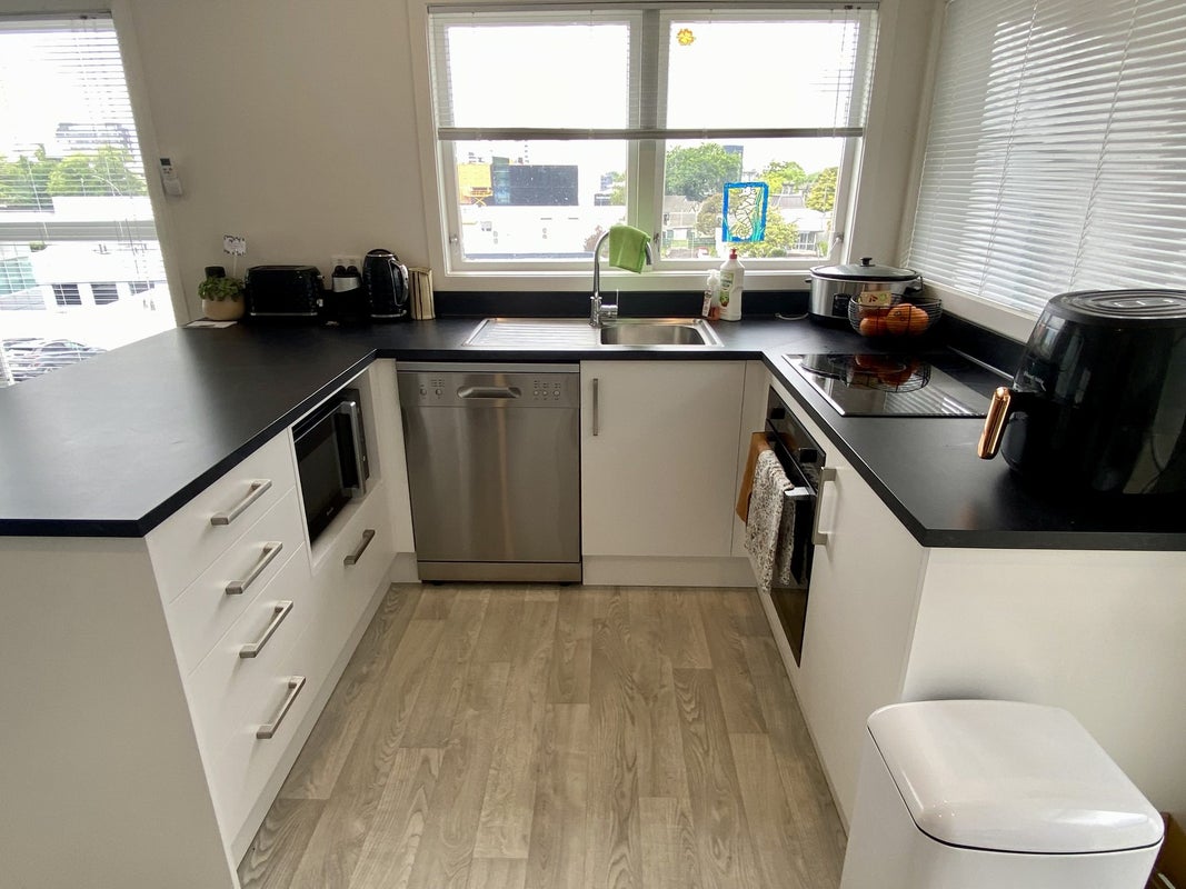 2/1 Ruakiwi Road, Hamilton Lake, Hamilton - Carousel 2