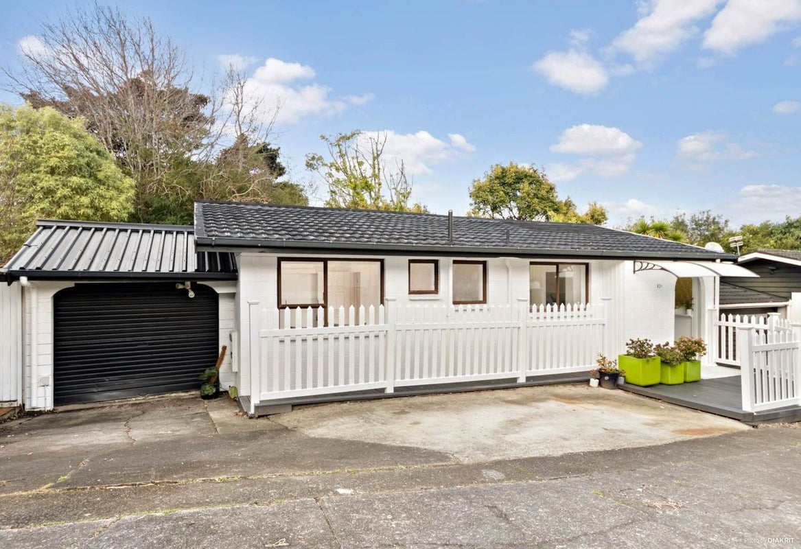 1/82 Sartors Avenue, Browns Bay, Auckland - Carousel 1