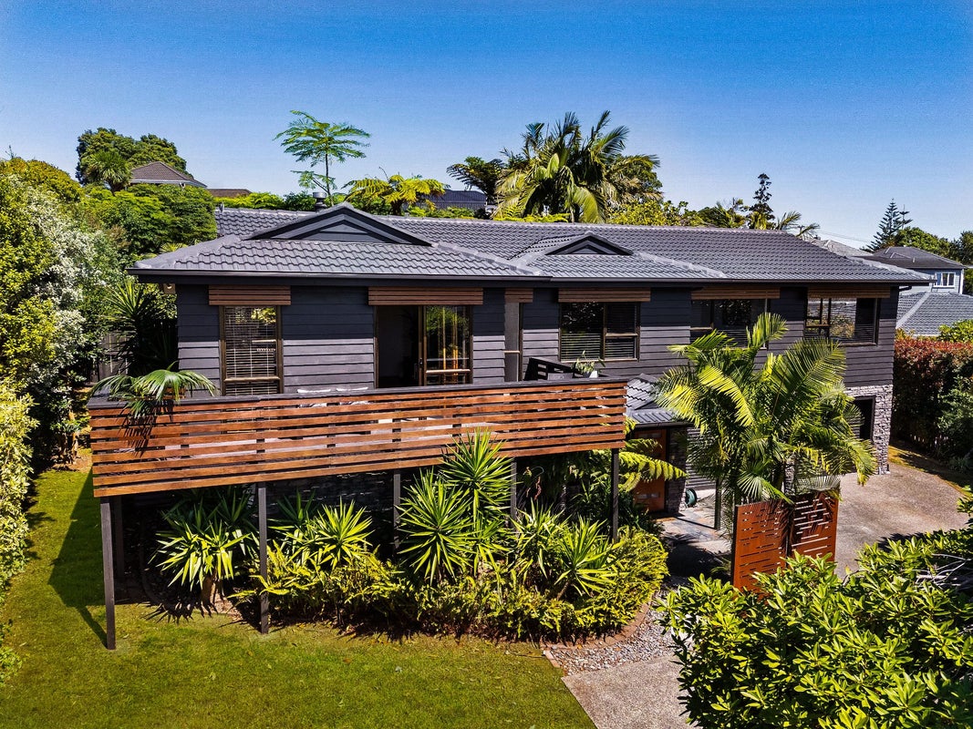 9 Vagus Place, Royal Oak, Auckland - Carousel 1