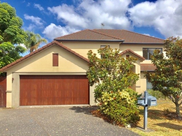 7 Brooke Ridge Rise, East Tamaki Heights, Auckland - Carousel 1