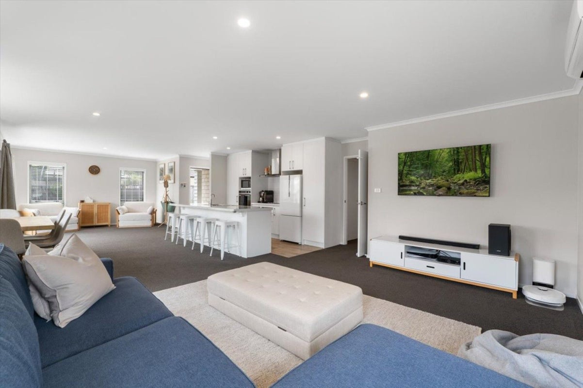 14 Conniston Way, Pyes Pa, Tauranga - Carousel 2