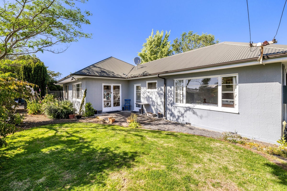 1/61 Searells Road, Strowan, Christchurch - Carousel 1