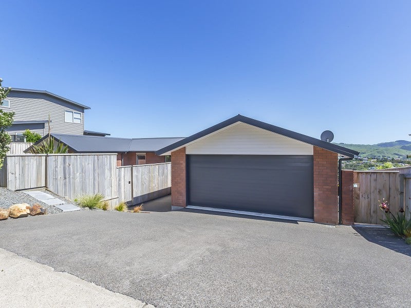 12 Pacific View, Whitby, Porirua - Carousel 2