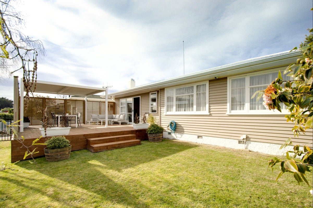 13 Clarence Cox Crescent, Pirimai, Napier - Carousel 1