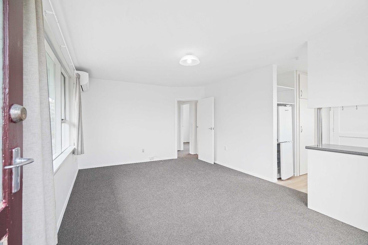 1/178 Yaldhurst Road, Sockburn, Christchurch - Carousel 2