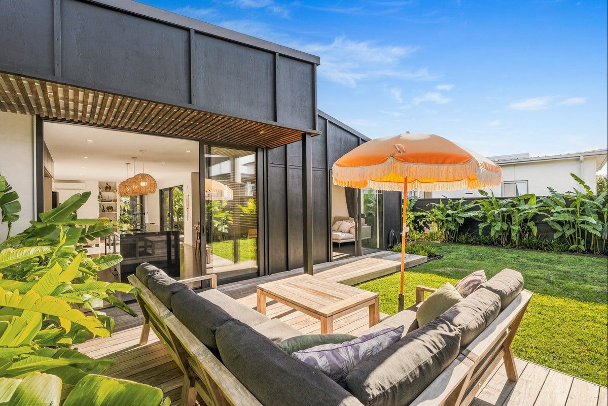 15 Awatira Drive, Papamoa Beach, Papamoa - Carousel 2