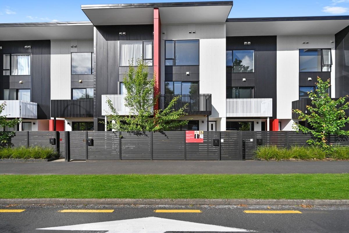 14/216 Tristram Street, Hamilton Central, Hamilton - Carousel 1