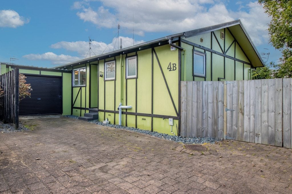 4B Mary Street, Frankton, Hamilton - Carousel 1