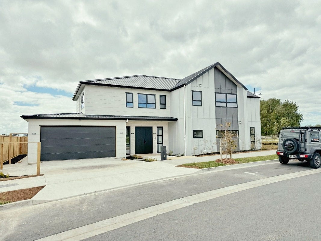 2 Kobe Street, Karaka, Papakura - Carousel 23