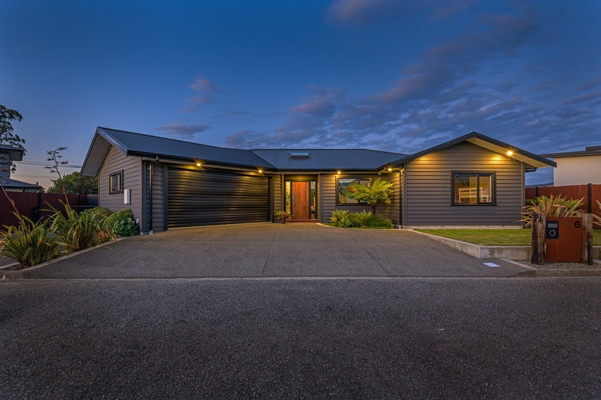 6 Stratford Court, Fitzherbert, Palmerston North - Carousel 22