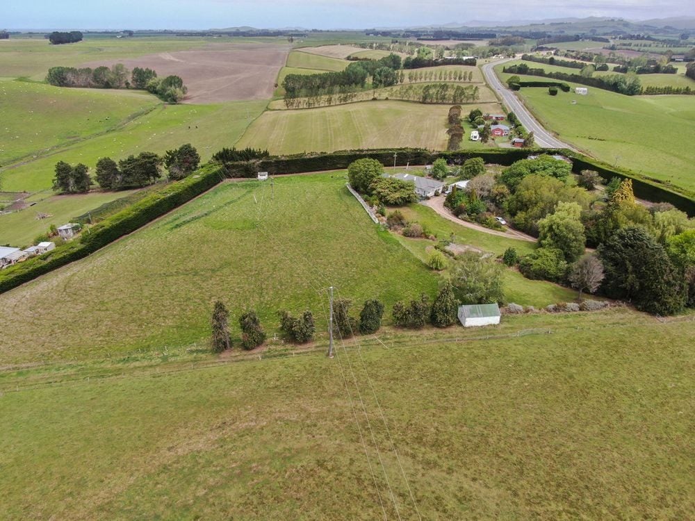 1235 Maheno-Herbert Road, Maheno, Oamaru - Carousel 13