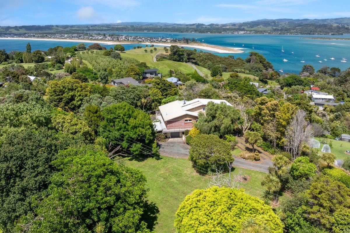130 Ti Point Road, Warkworth - Carousel 1