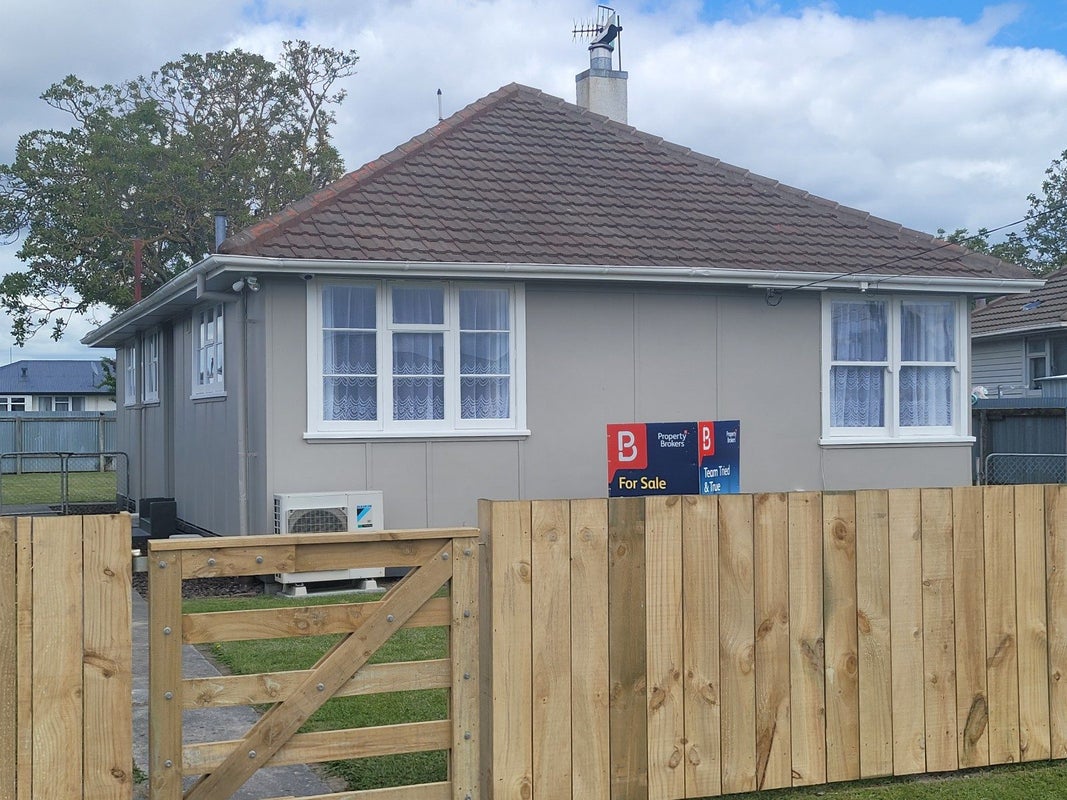 404 Montgomery Street, Raureka, Hastings - Carousel 1