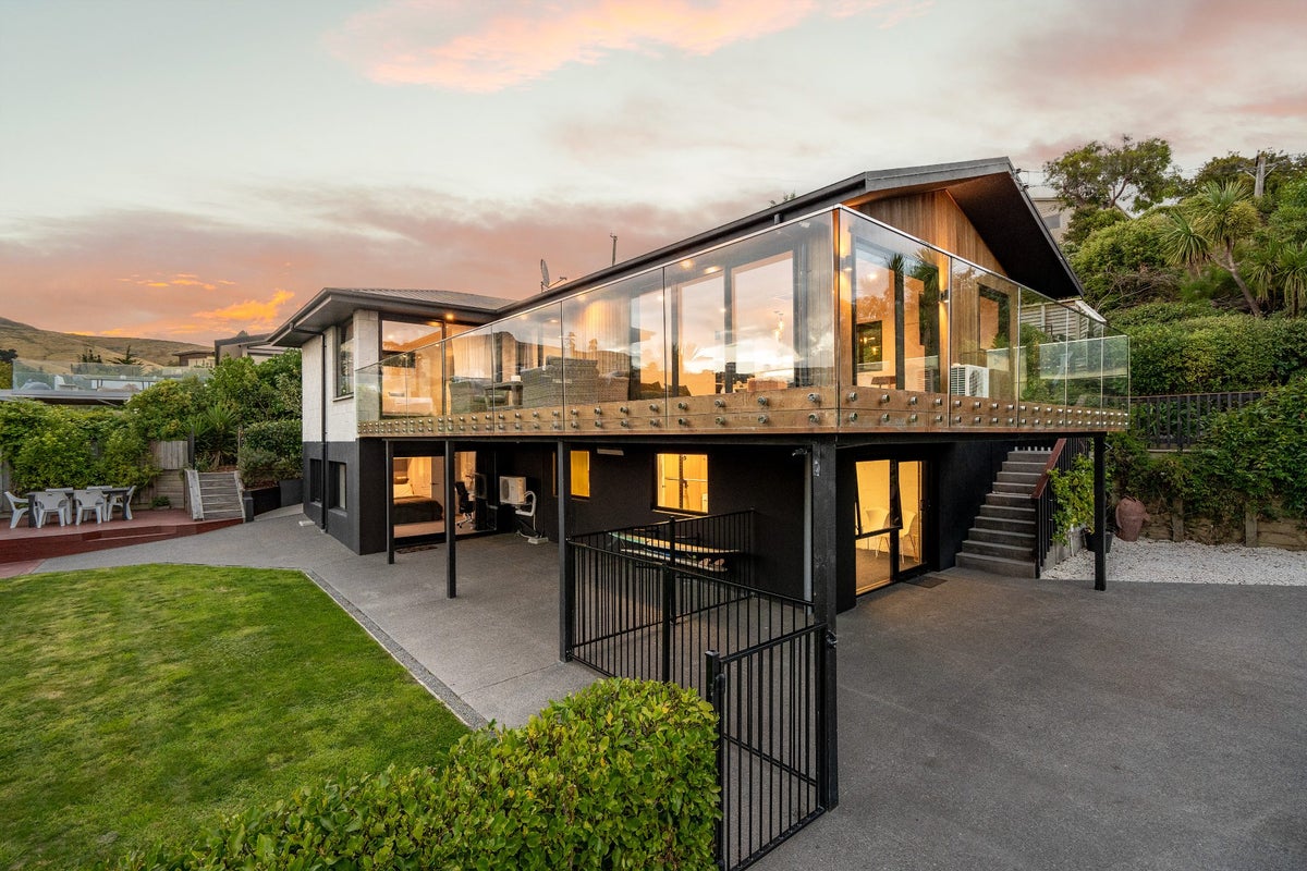 165 Clifton Terrace, Clifton, Christchurch - Carousel 1