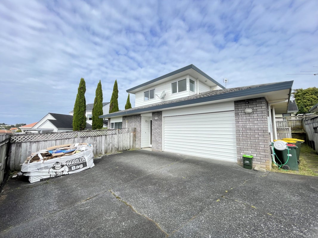 2/34 Simmental Crescent, Somerville, Manukau - Carousel 1