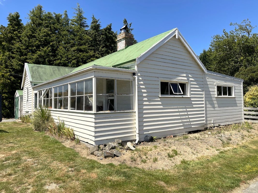 11 Halsey Street, Clinton - Carousel 1