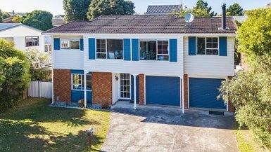 7 Bowline Place, Whitby, Porirua - Carousel 1
