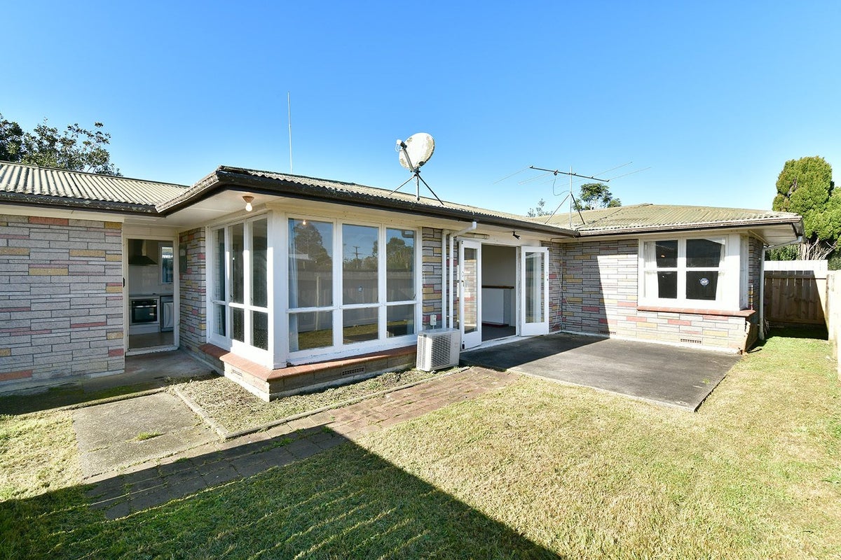 11A Springs Road, Parakai, Helensville - Carousel 1