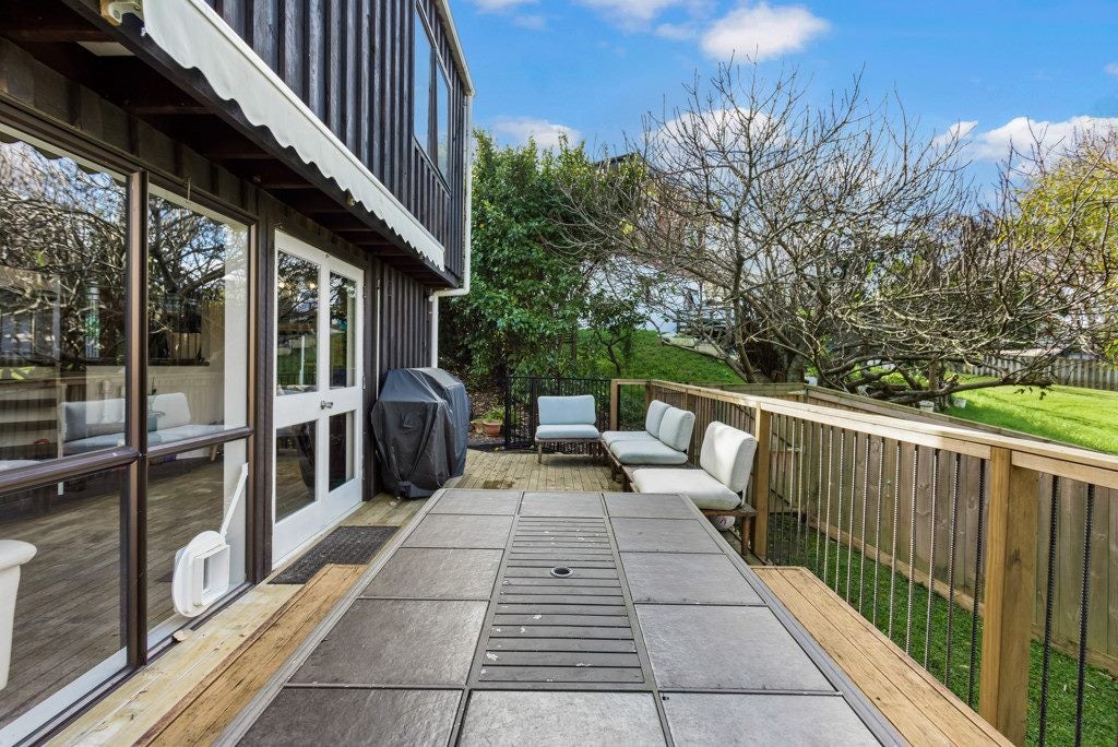 2/64 Mirrabooka Avenue, Botany Downs, Auckland - Carousel 2