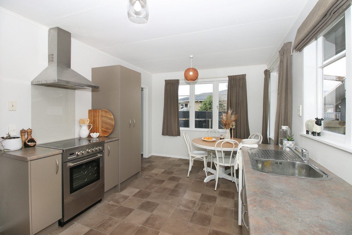 6 Fox Place, Cloverlea, Palmerston North - Carousel 2