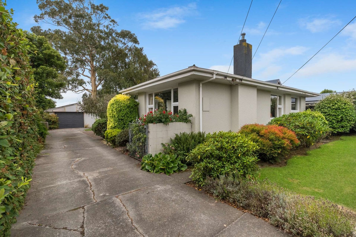 155 Prestons Road, Redwood, Christchurch - Carousel 1