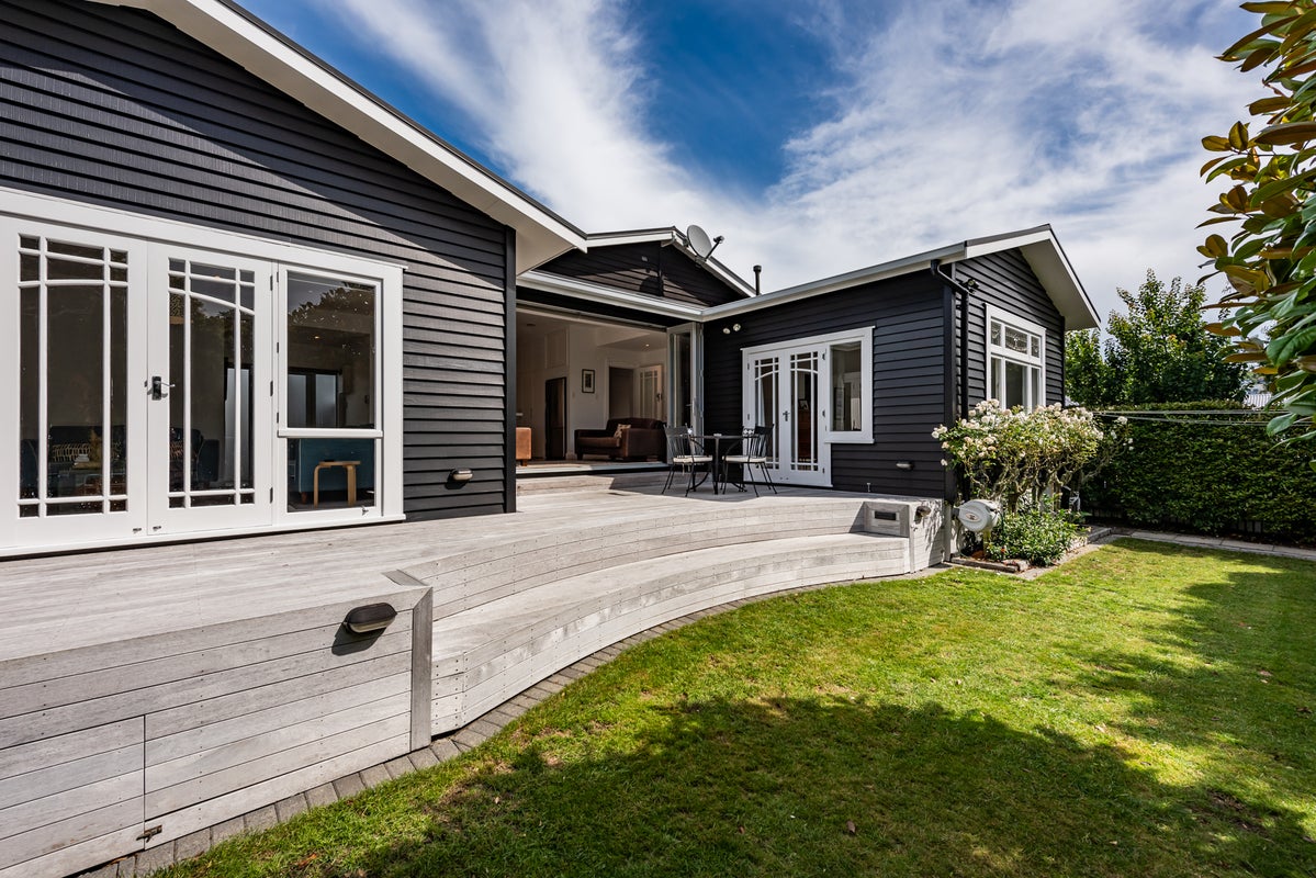 8 Scapa Terrace, Karori, Wellington - Carousel 1