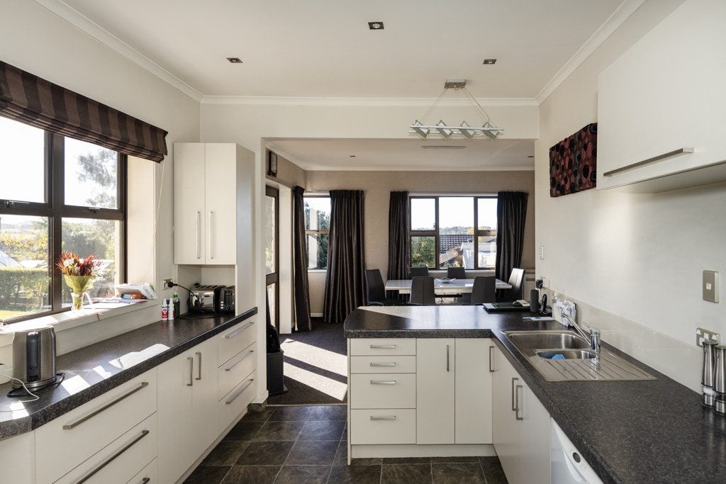 2 Solway Street, Holmes Hill, Oamaru - Carousel 2