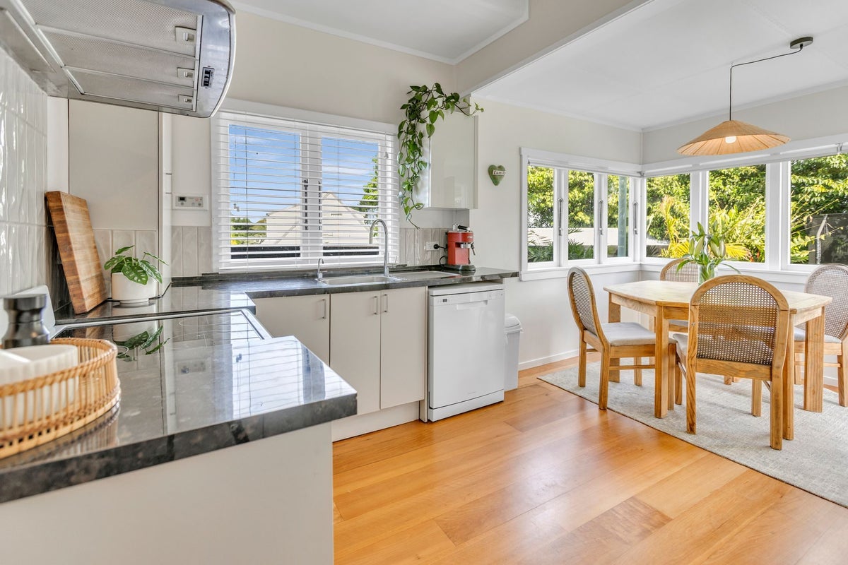 54B Paine Street, Judea, Tauranga - Carousel 2