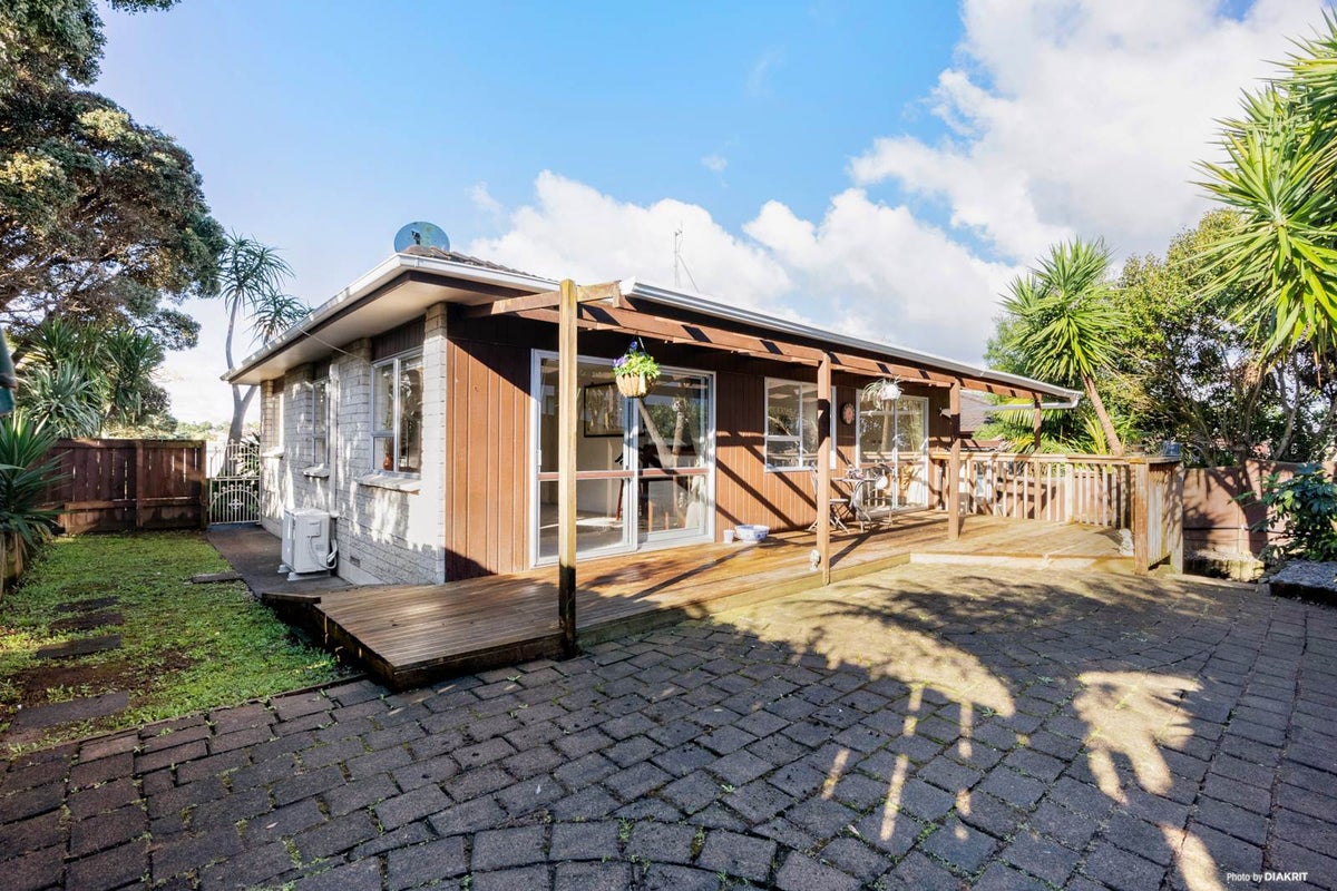2/3 Birman Close, Half Moon Bay, Auckland - Carousel 2