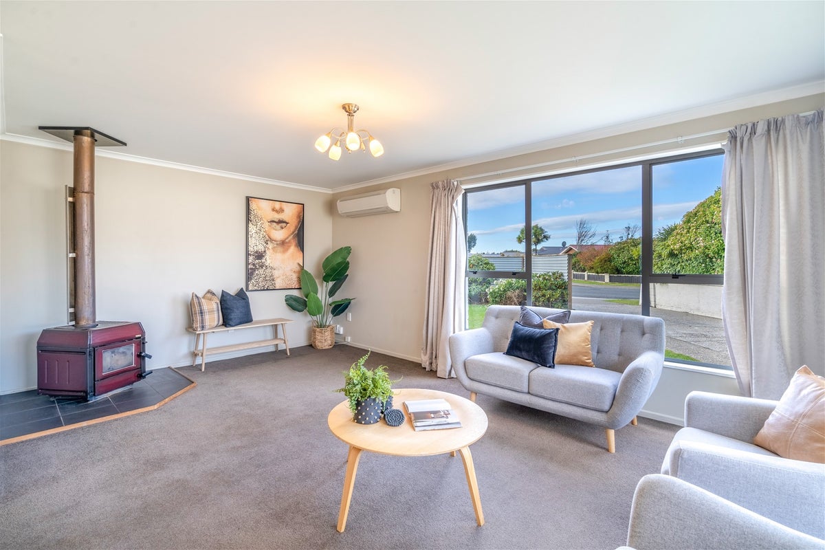 112 Cunningham Crescent, Grasmere, Invercargill - Carousel 1